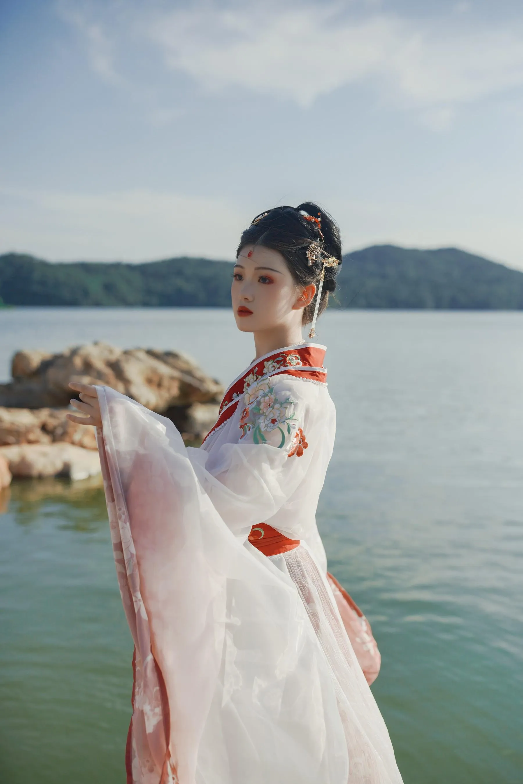 [YITUYU艺图语]2022.08.14 总有人间一两风 悦璃 [24P]插图6
